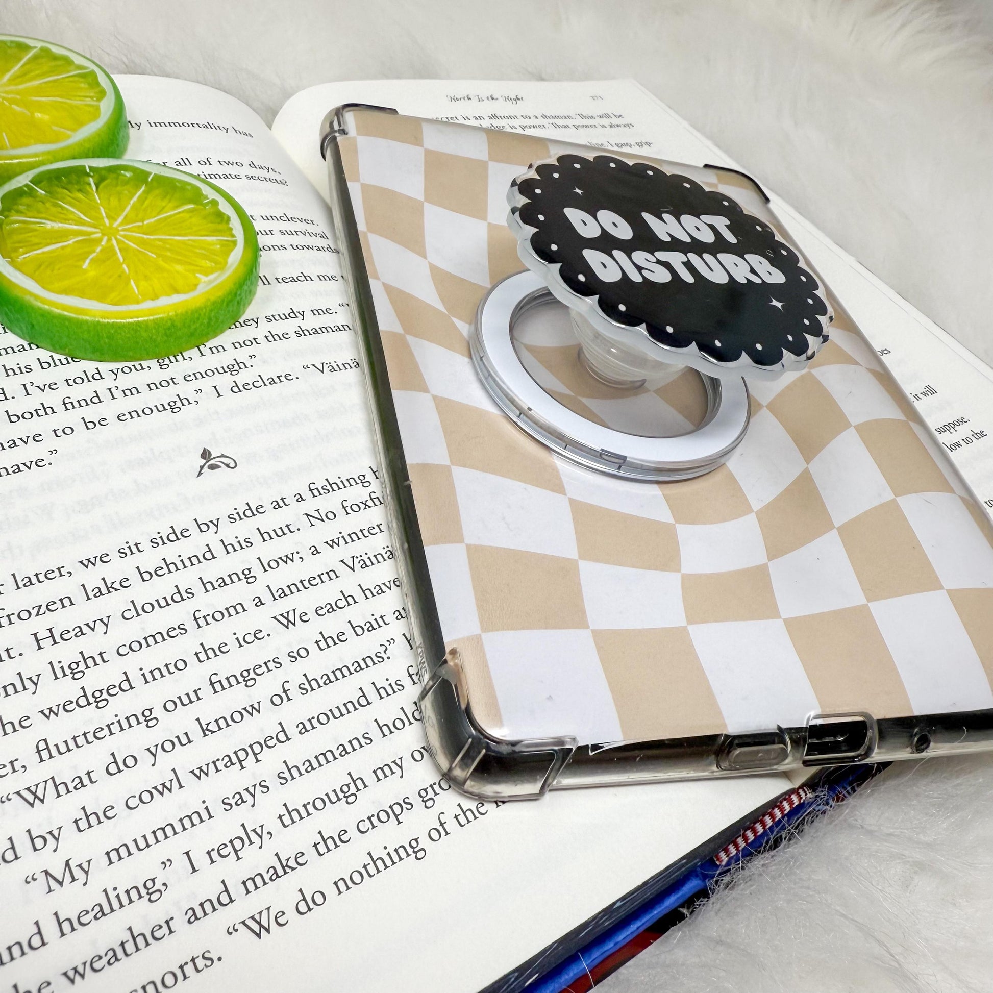 Do Not Disturb Black Scallop Circle Magnetic MagSafe Kindle Grip | Pop Grip | Kindle Accessories | MagSafe Kindle Grip | Phone Grip